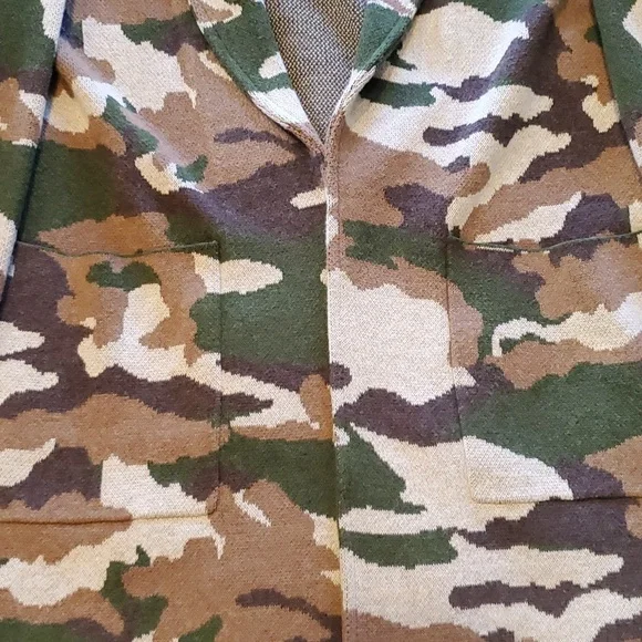 Sophie Open Front Camo Blazer - Picture 4 of 6